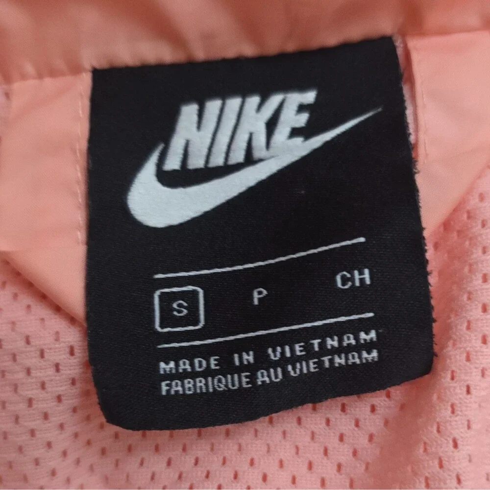 Nike Women’s Pink Hooded Full Zip Nylon Windbreaker Jacket, Size S